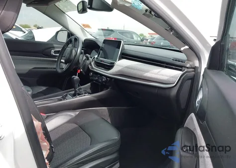 2022 Jeep Compass Latitude 4X4 from USA, damaged, VIN 3C4NJDBB6NT115950